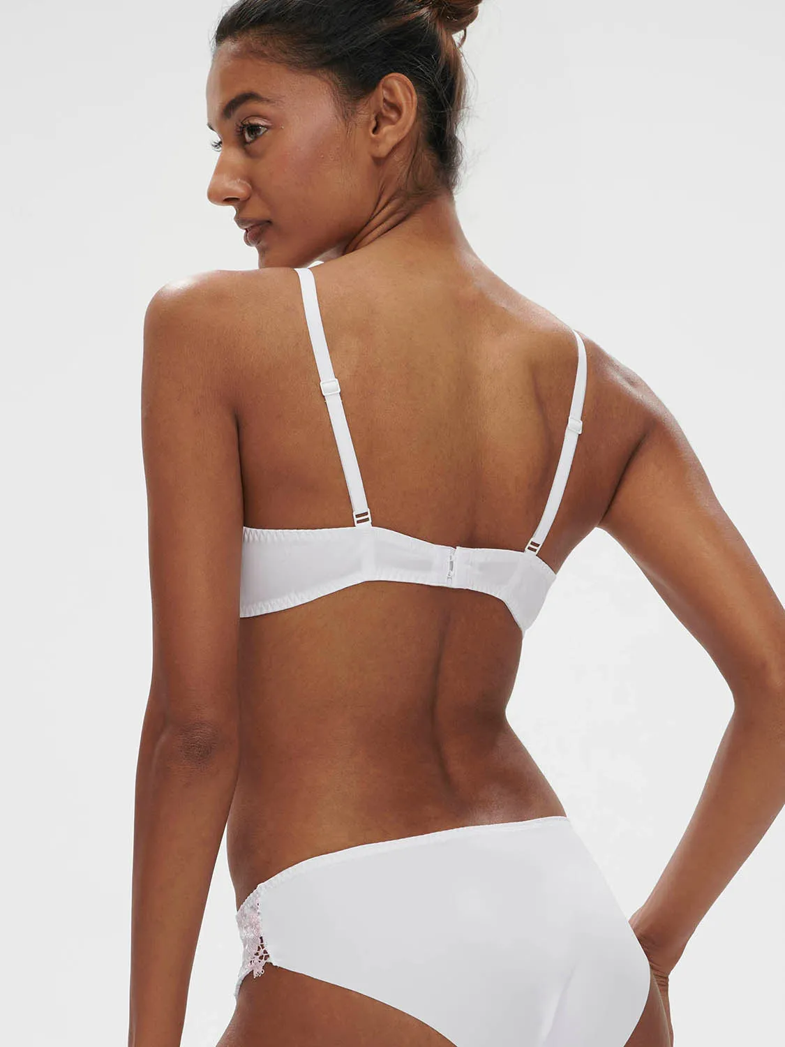 Wish Triangle Contour - Crystal White