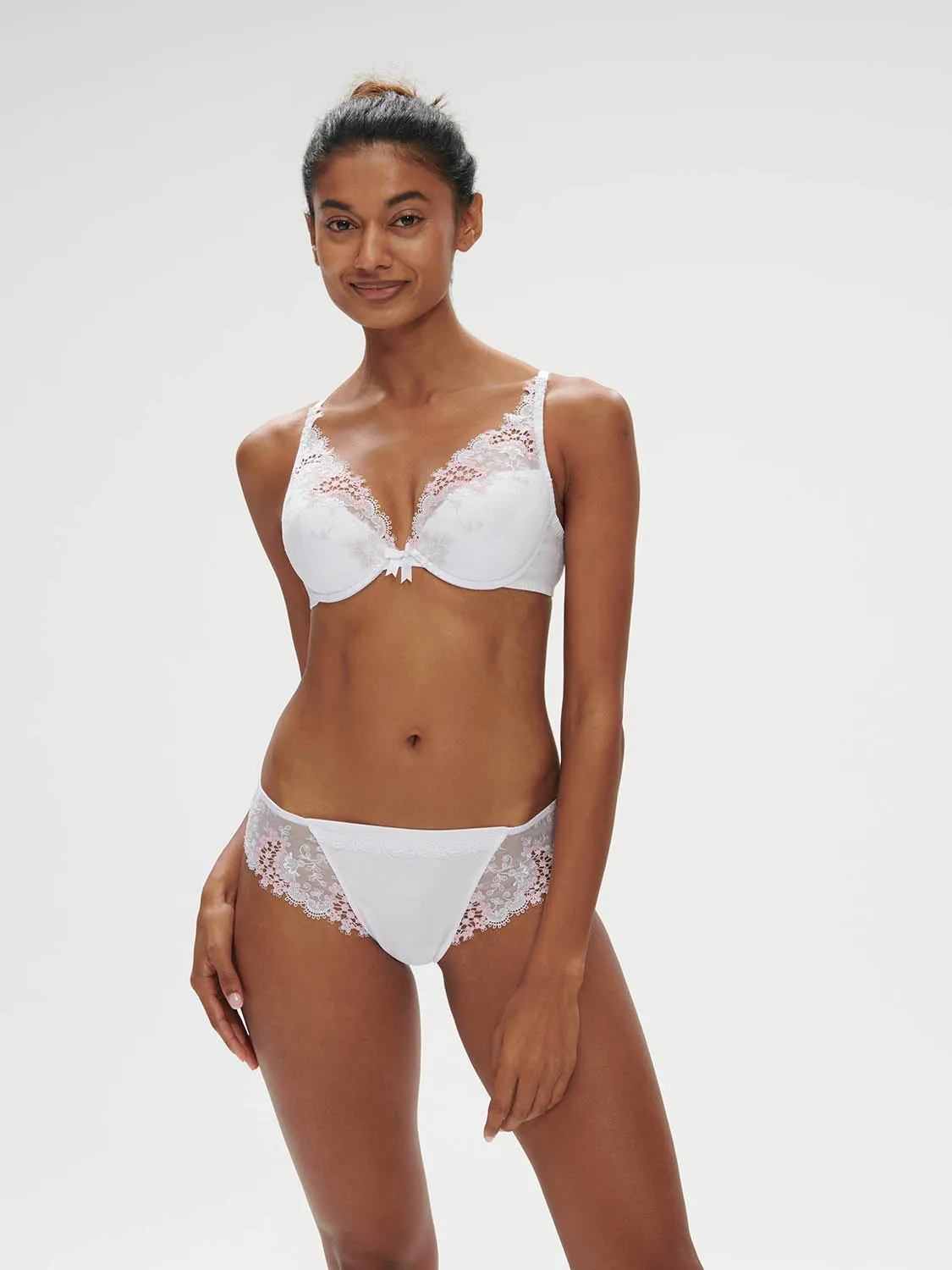 Wish Triangle Contour - Crystal White
