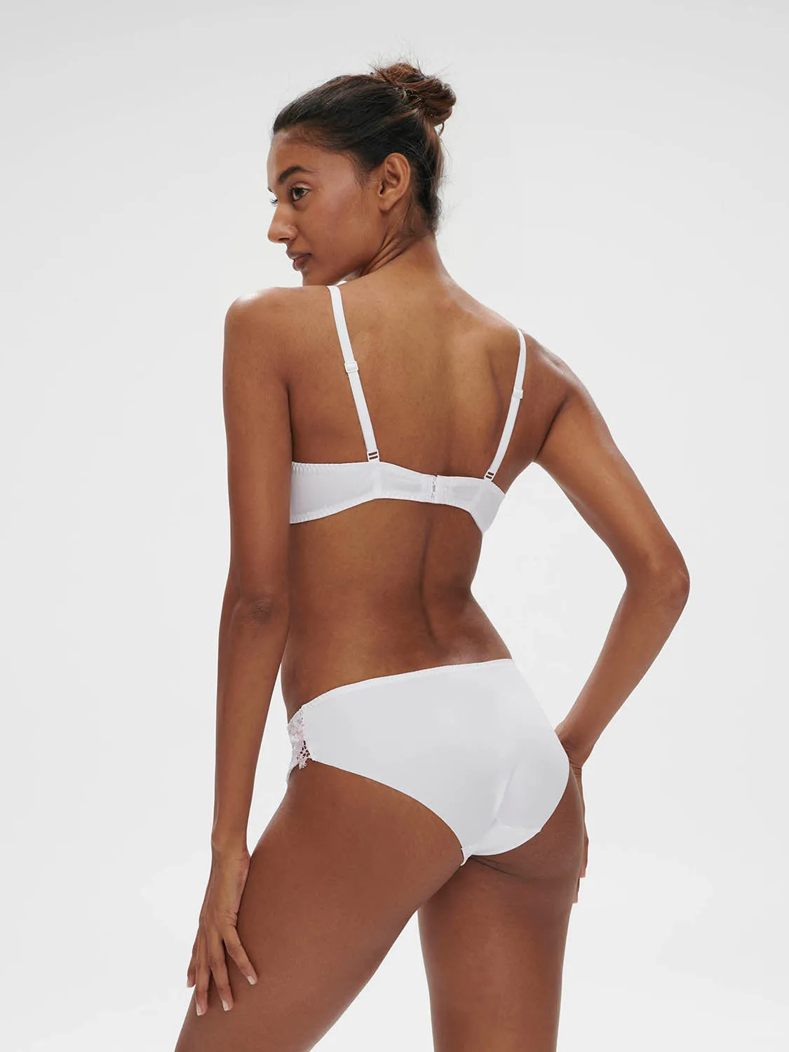 Wish Triangle Contour - Crystal White