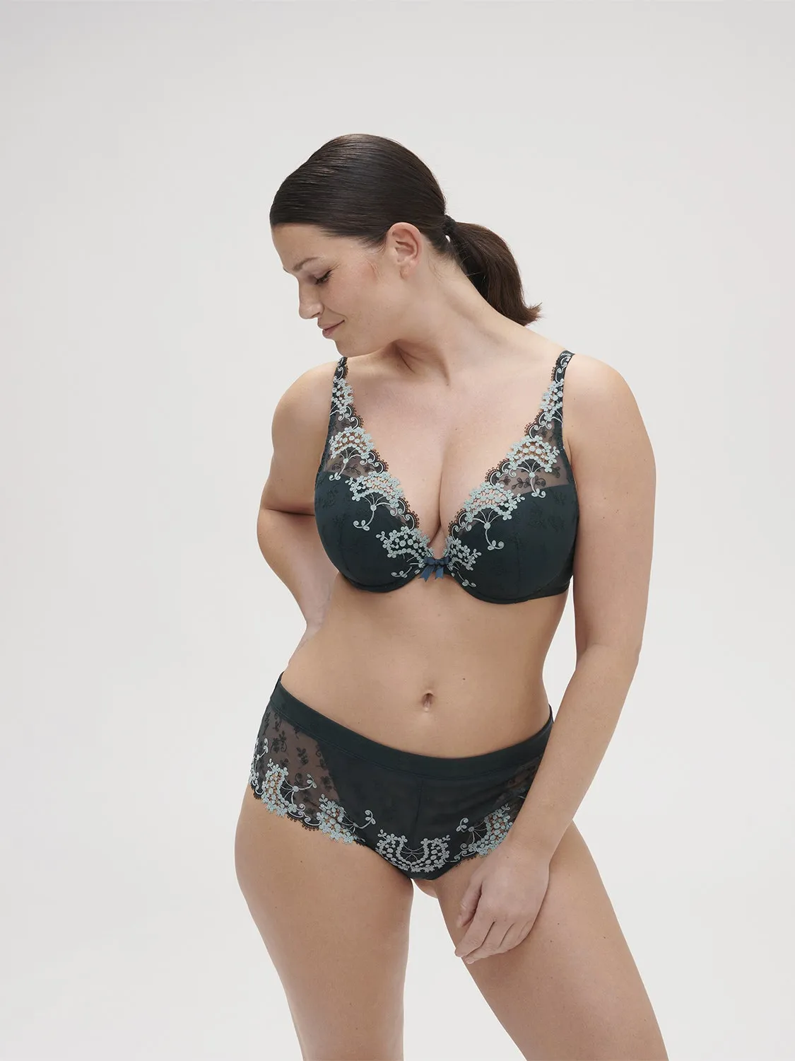Wish Triangle Contour - Kolsa Green