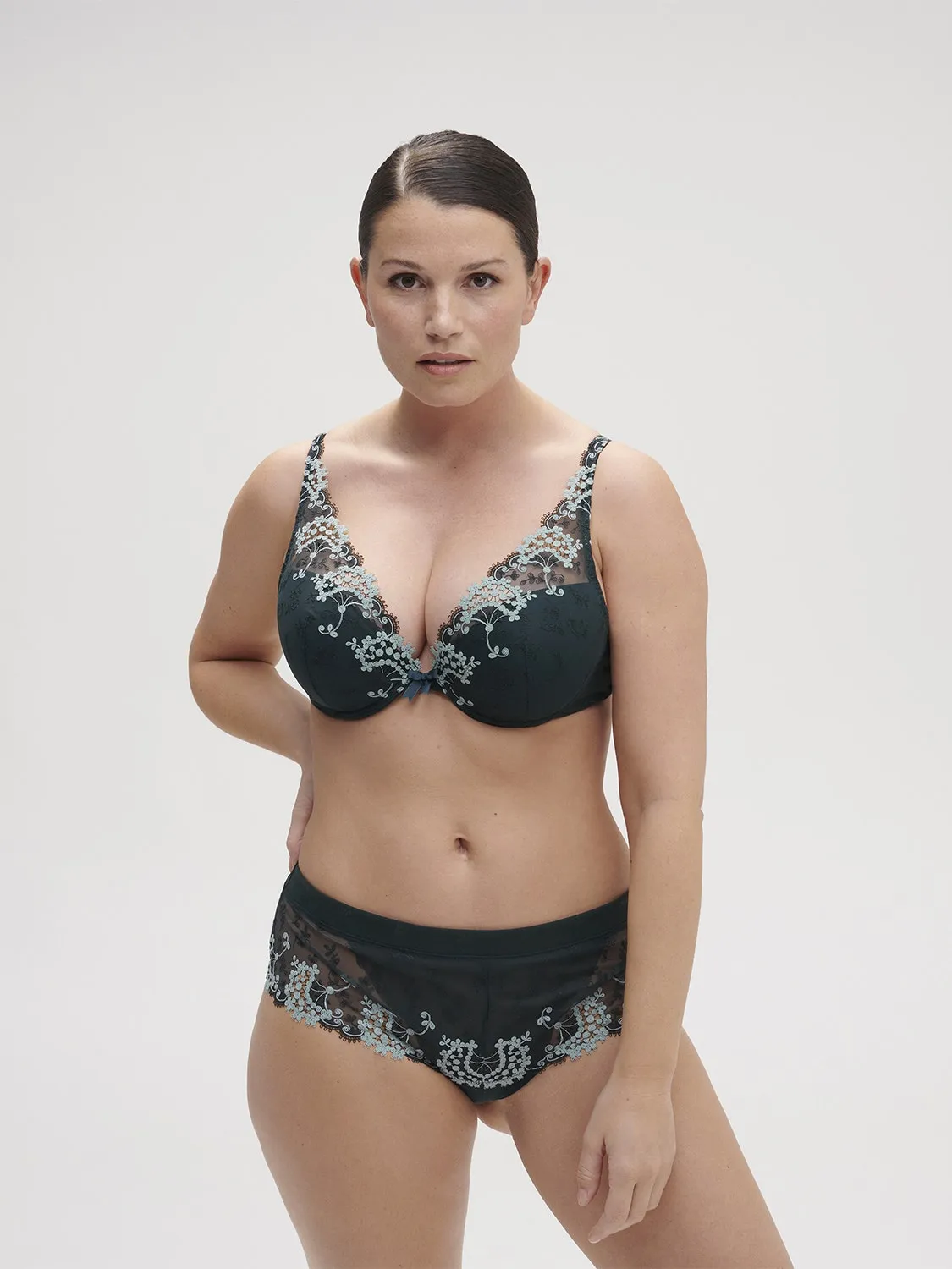 Wish Triangle Contour - Kolsa Green