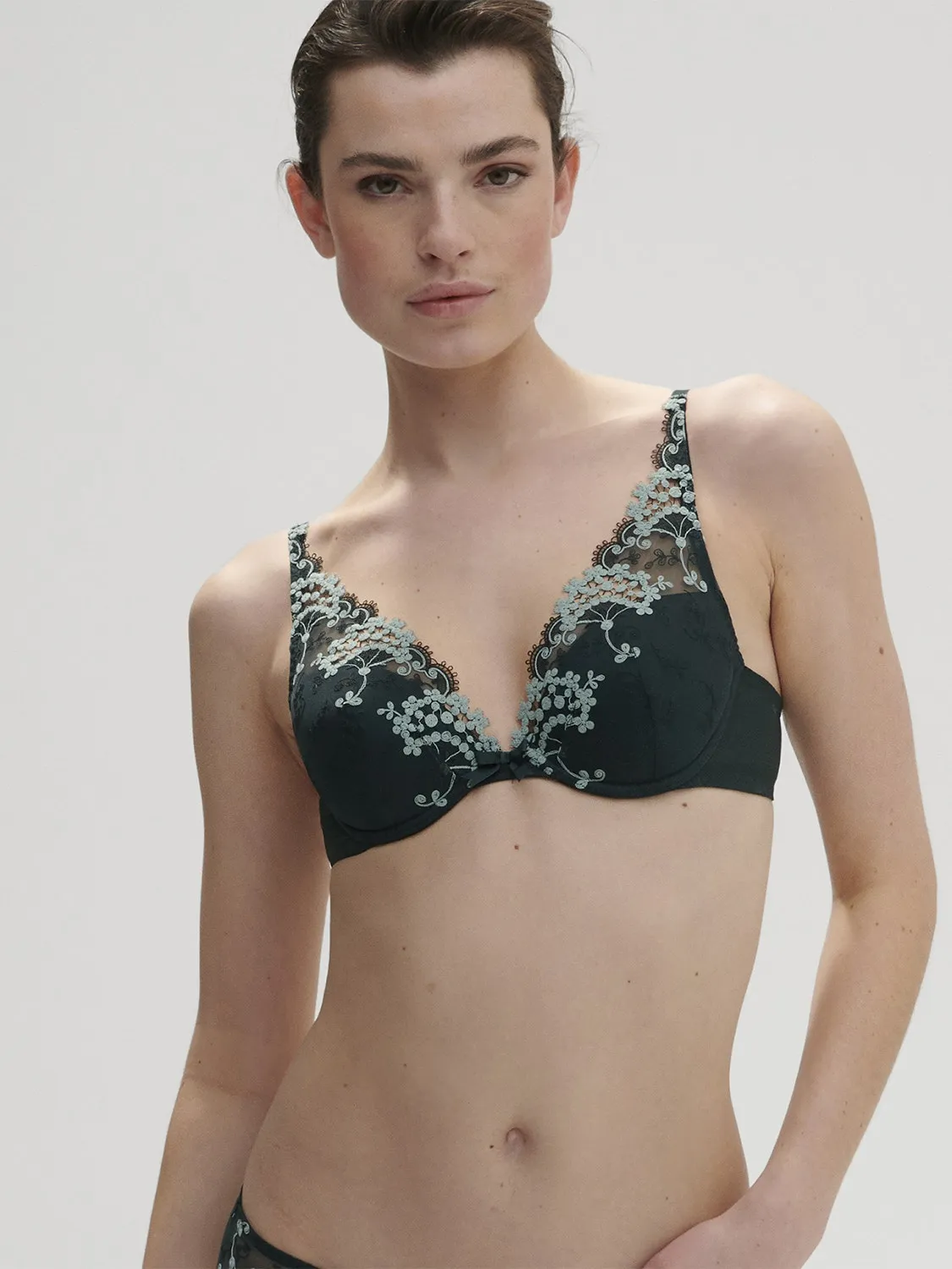 Wish Triangle Contour - Kolsa Green